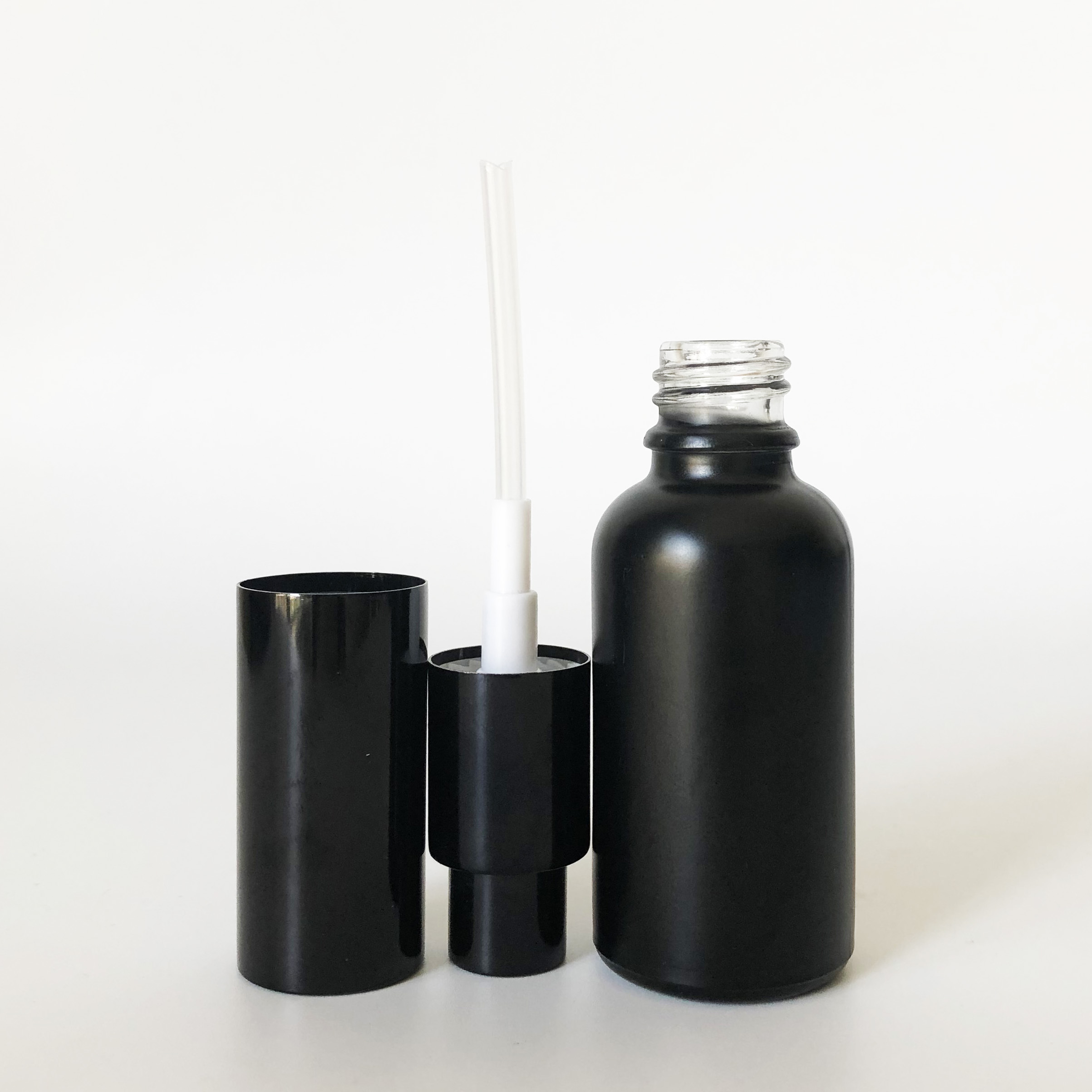 essential oil bottle packing bottle 30ml 1oz matt black glass spray bottle