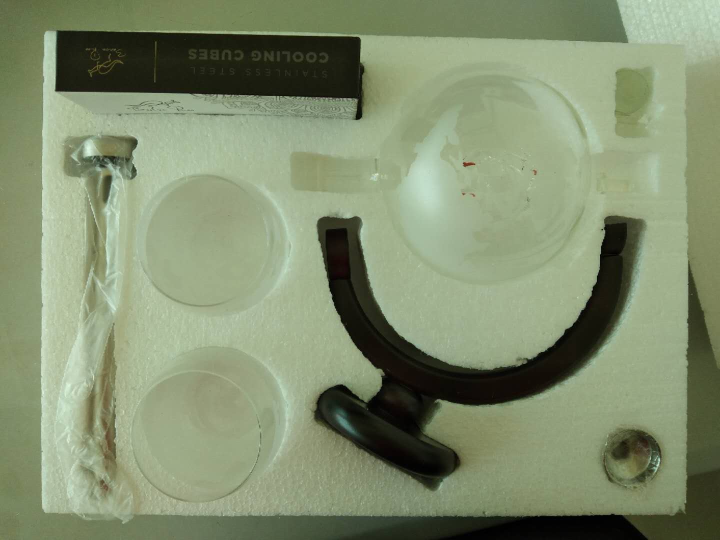 factory directly offer globe shape wine decanter with 2 glasses
