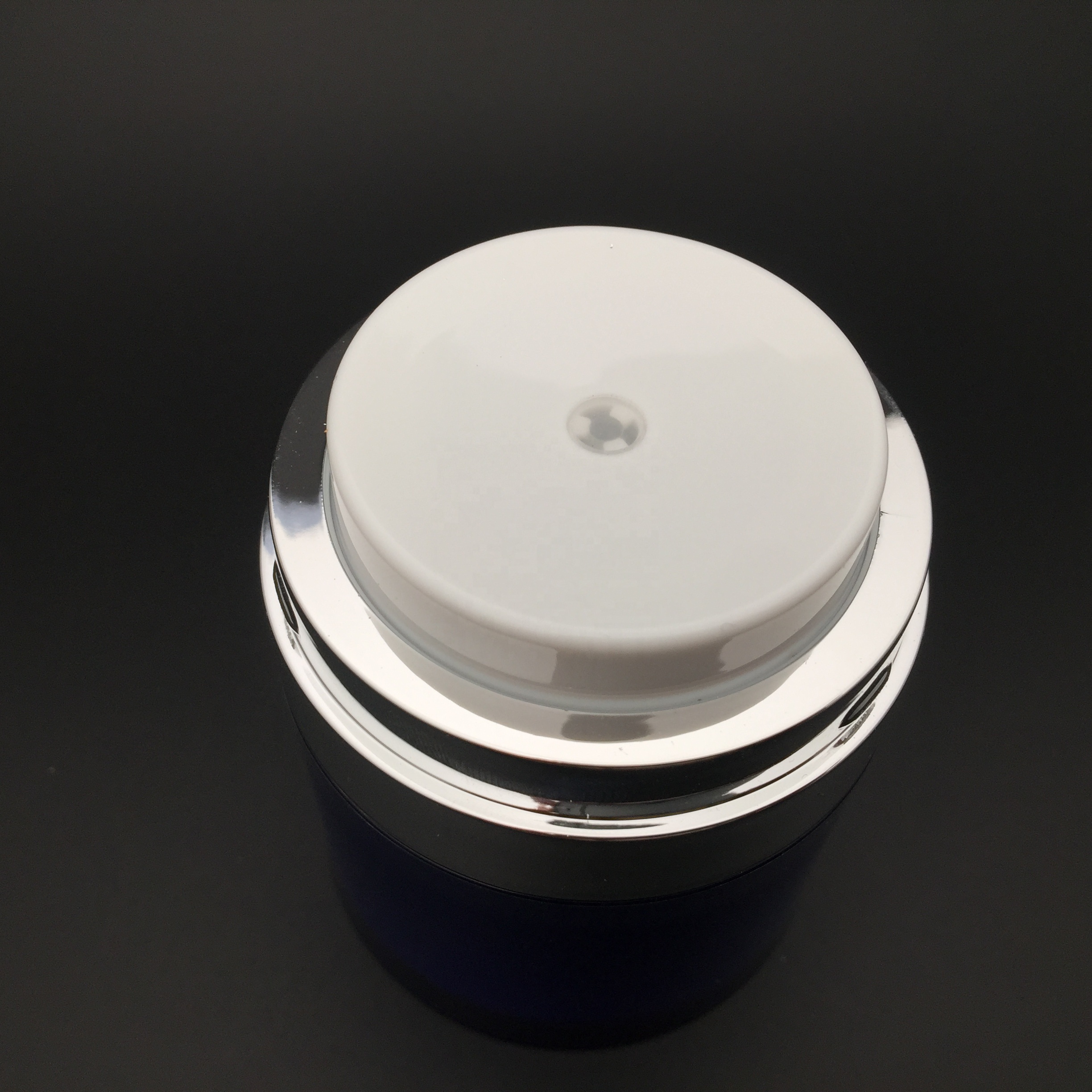 fast delivery 30g 50g black cosmetic airless pump jar for men's skincare packaging