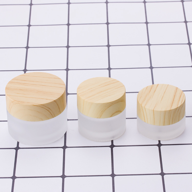 free sample Frosted Glass Bottle with Bamboo Lid Empty Cream Jars Eye shadows Makeup Creams