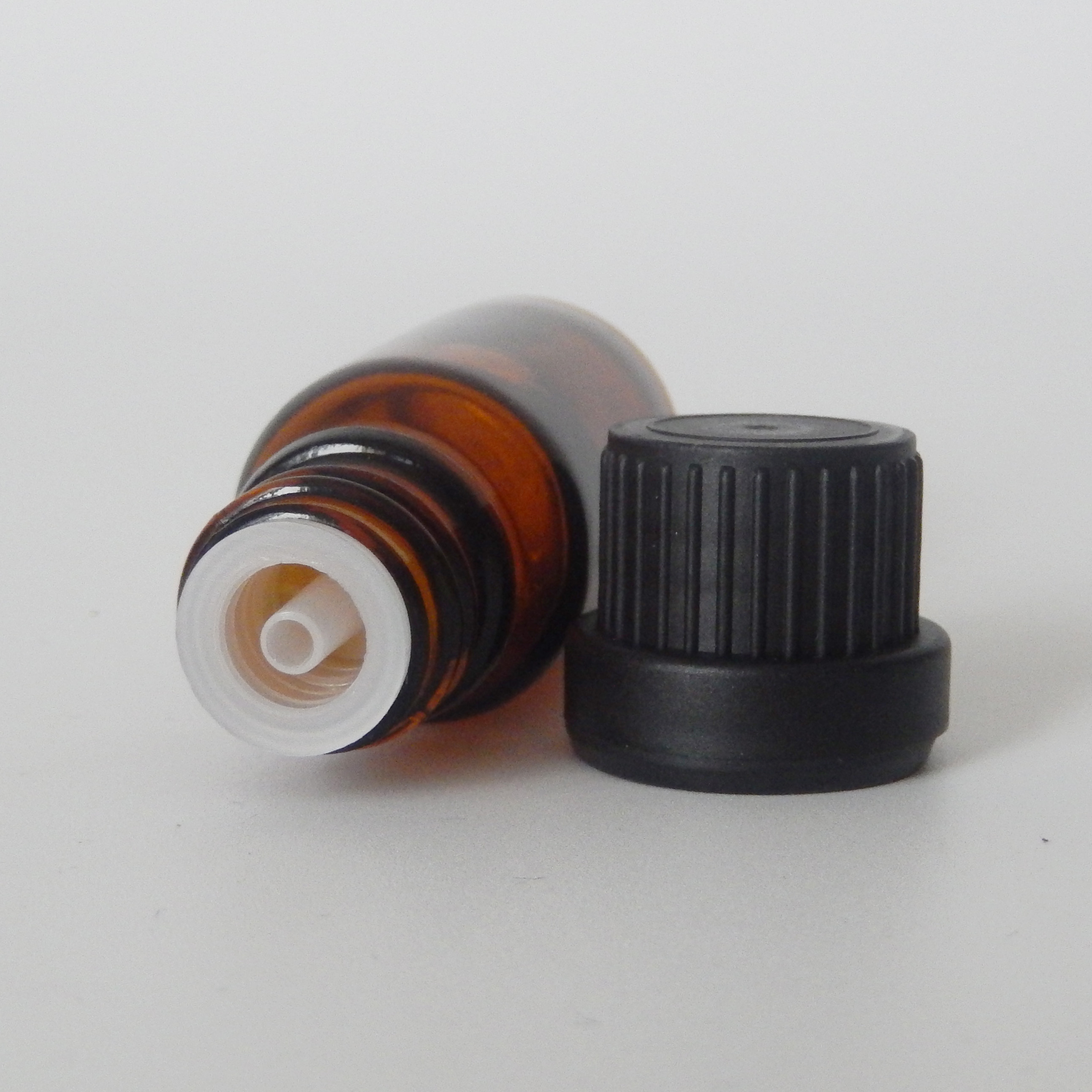 free shipping essential oil 10ml glass bottle with europe insert and tamper cap