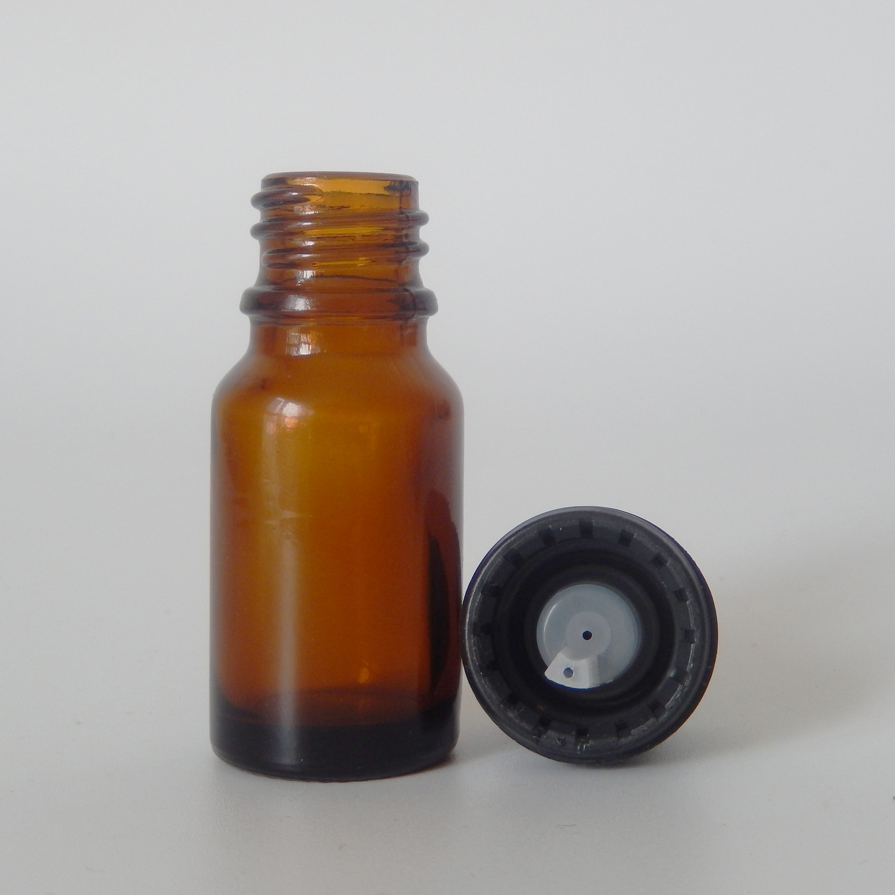 free shipping essential oil 10ml glass bottle with europe insert and tamper cap