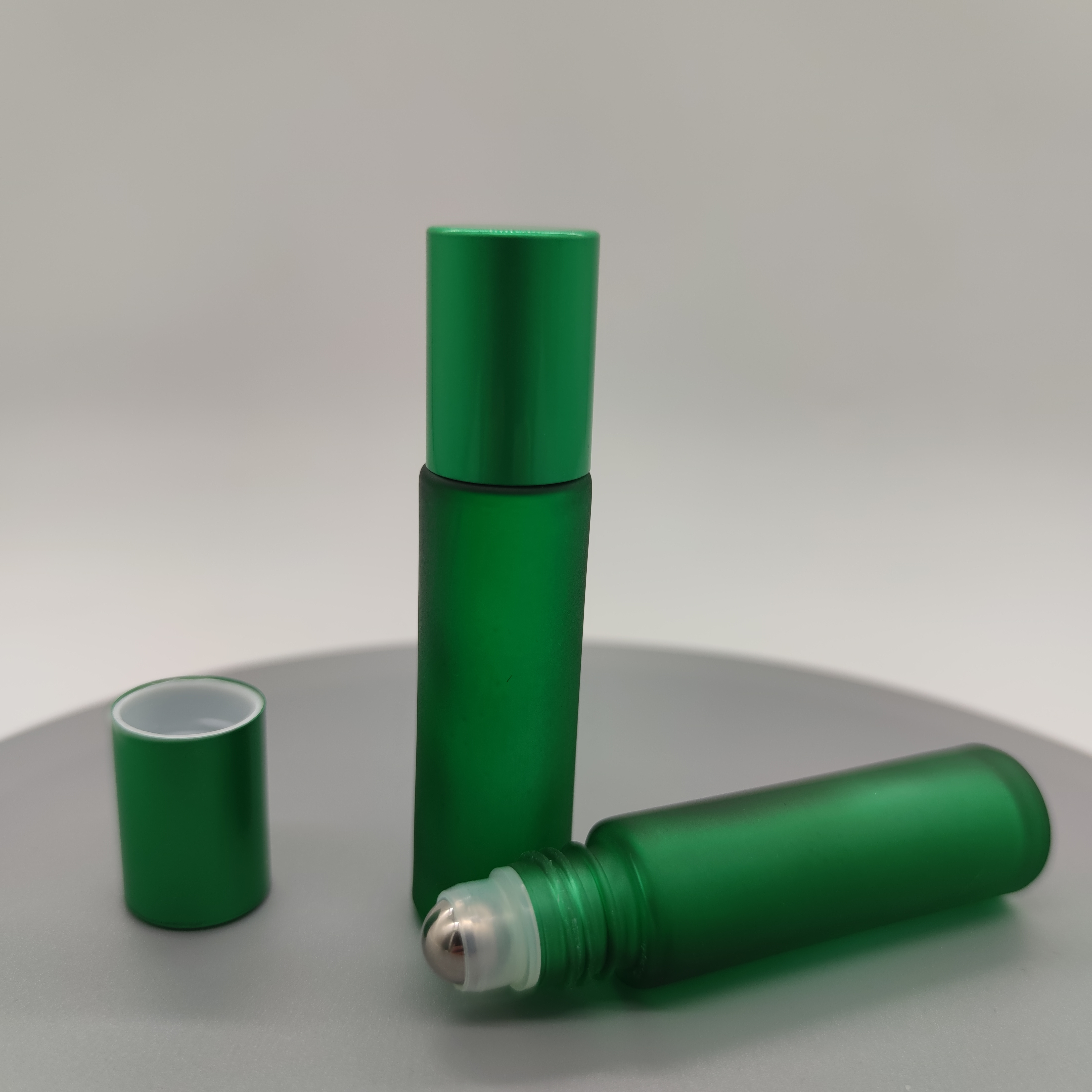 frosted Glass Bottle Stainless Steel Roller Ball 10ml Green Roller Green Bottle Black Cap Essential Oil Bottle