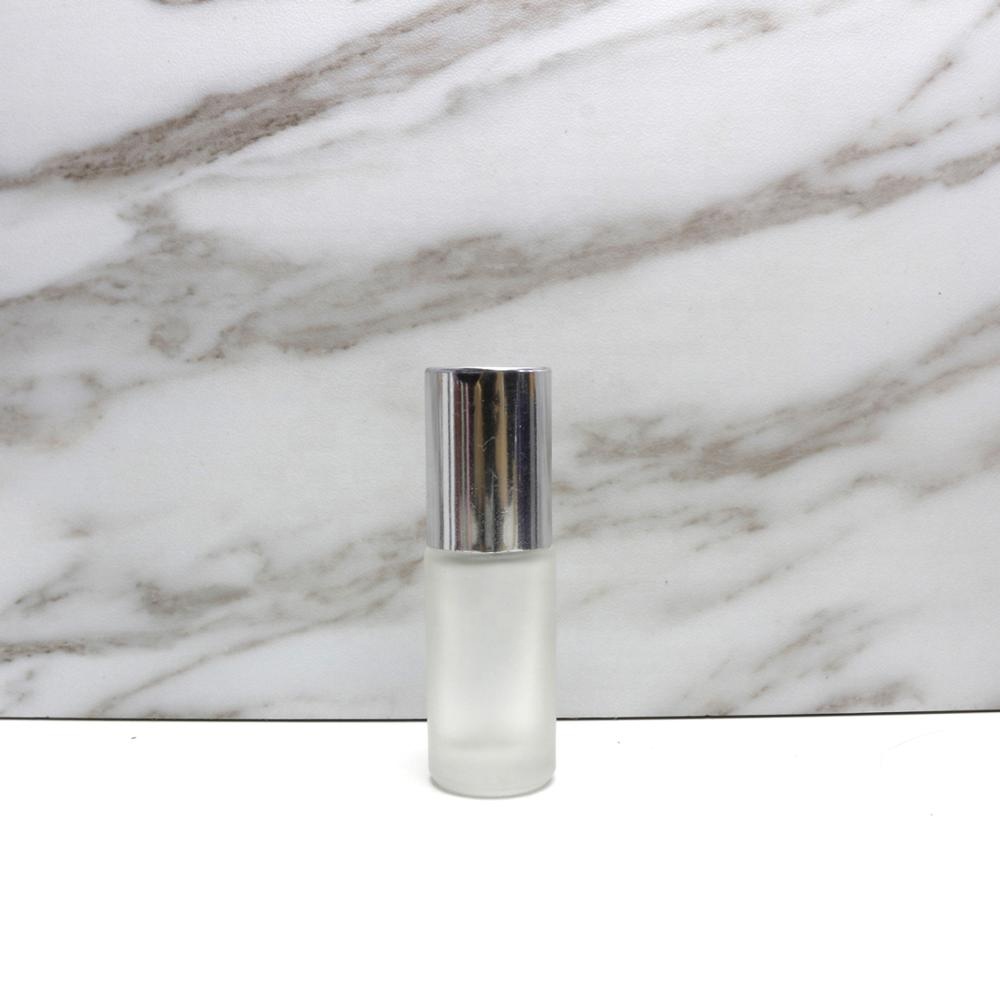 frosted glass perfume roll on bottle with roller bamboo cap for oil cosmetic Roller-23B