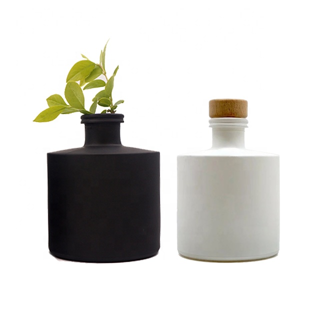 high quality classical matte white black glass perfume reed diffuser bottle