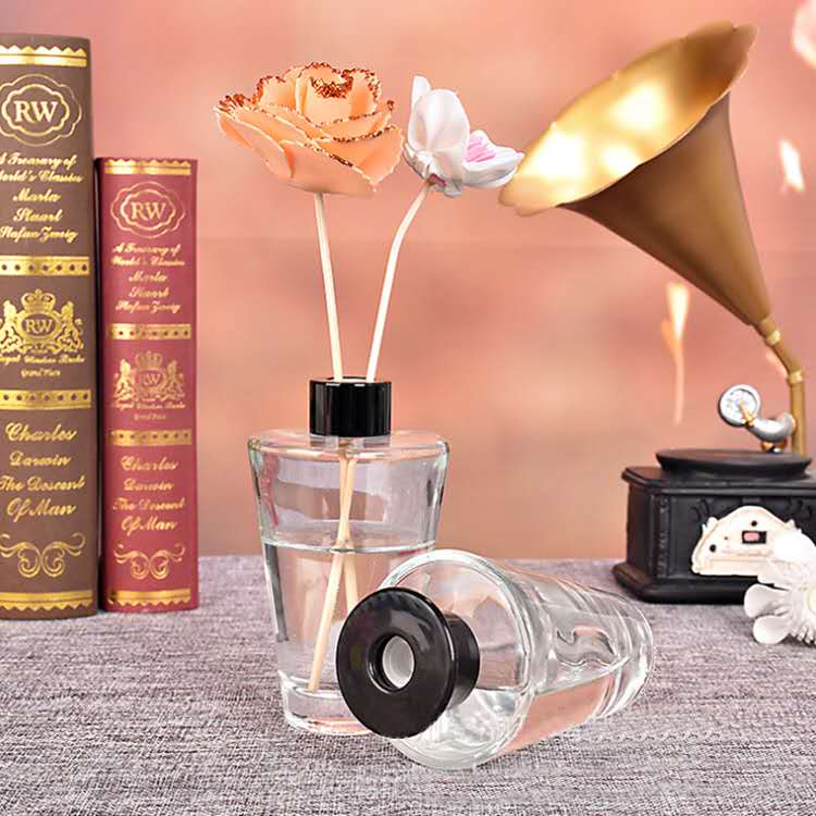 high quality glass diffuser bottle 100ml 200ml reed diffuser bottle room air freshener bottle refillable perfume container