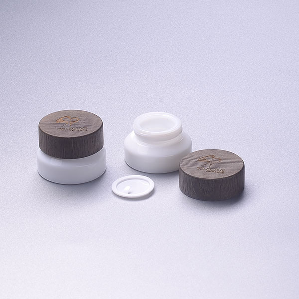 high quality white opal cosmetic glass cream jar with wooden cap recycled eco-friendly face cream jar