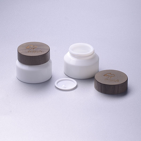 high quality white opal cosmetic glass cream jar with wooden cap recycled eco-friendly face cream jar