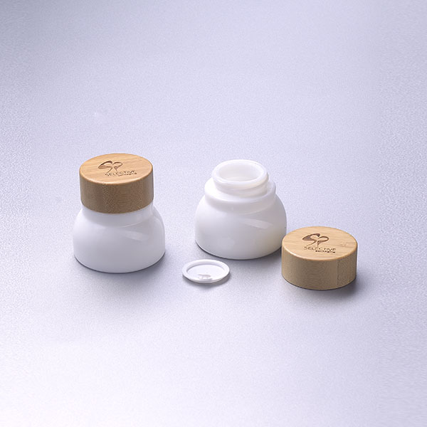 high quality white opal cosmetic glass cream jar with wooden cap recycled eco-friendly face cream jar