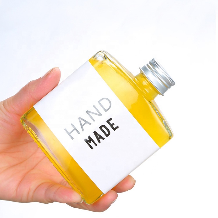 hot refillable drinks packaging 250ml 8oz Reusable Clear glass bottle with cap for milkshakes milk tea cold pressed juice coffee