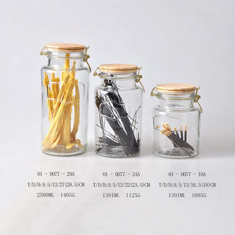 hot sale china wholesale healthy popular small airtight round glass spice jar set with wood lid and wood spoon