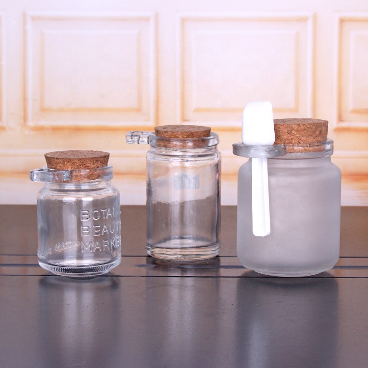 hot sell 100ml 250ml 300ml  round sea salt cosmetic glass cork bottle jar with wooden spoon