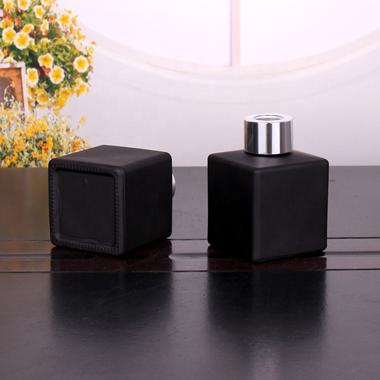 hot sell 50ml matte black color square reed diffuser aroma glass bottle for perfume
