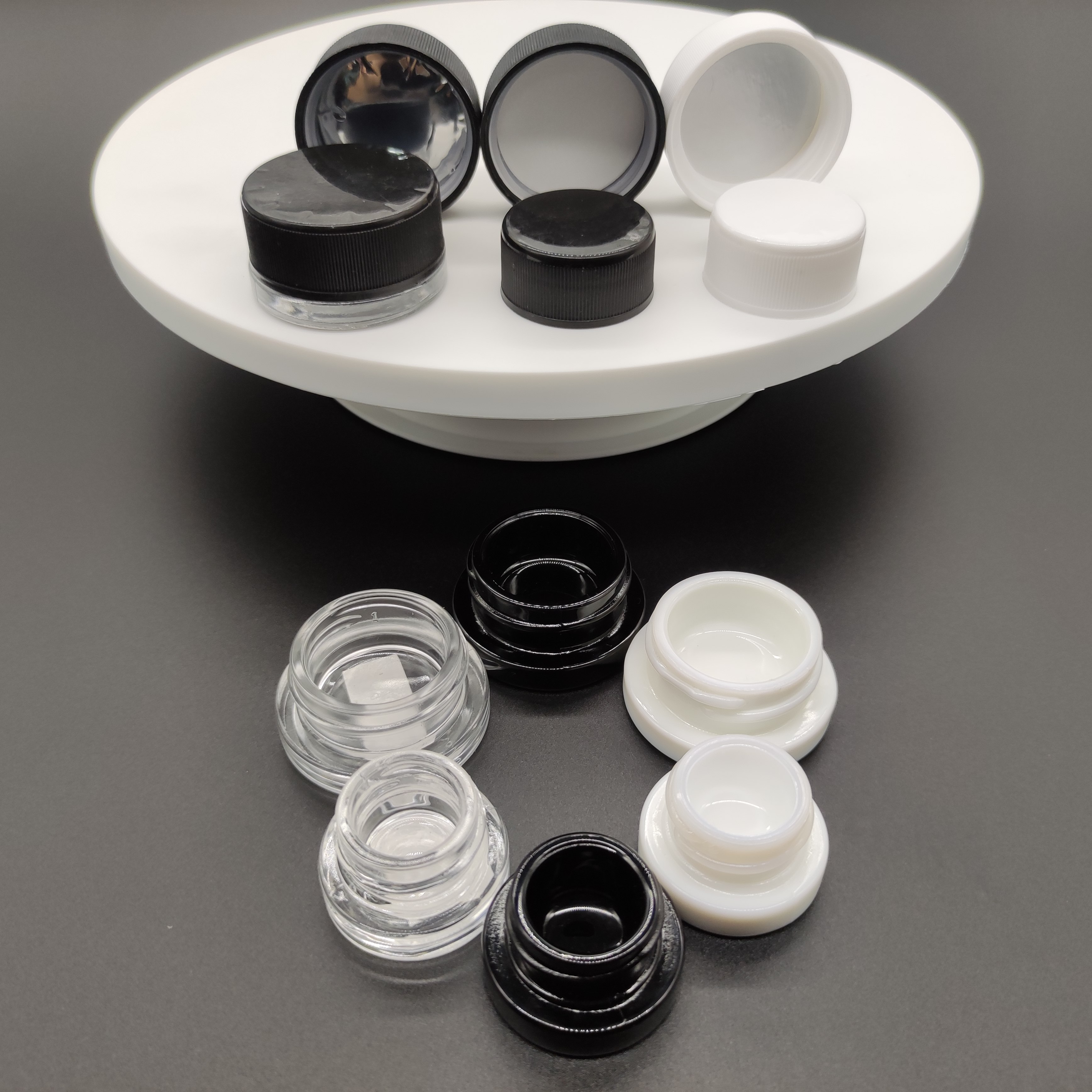 in stock 100pcs MOQ 5ml 9ml glass black porcelain uv childproof CBD extracts jar OEM custom logo with plastic black lid