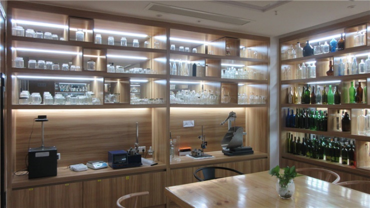 large capacity 1000ml pharmaceutical amber glass bottle