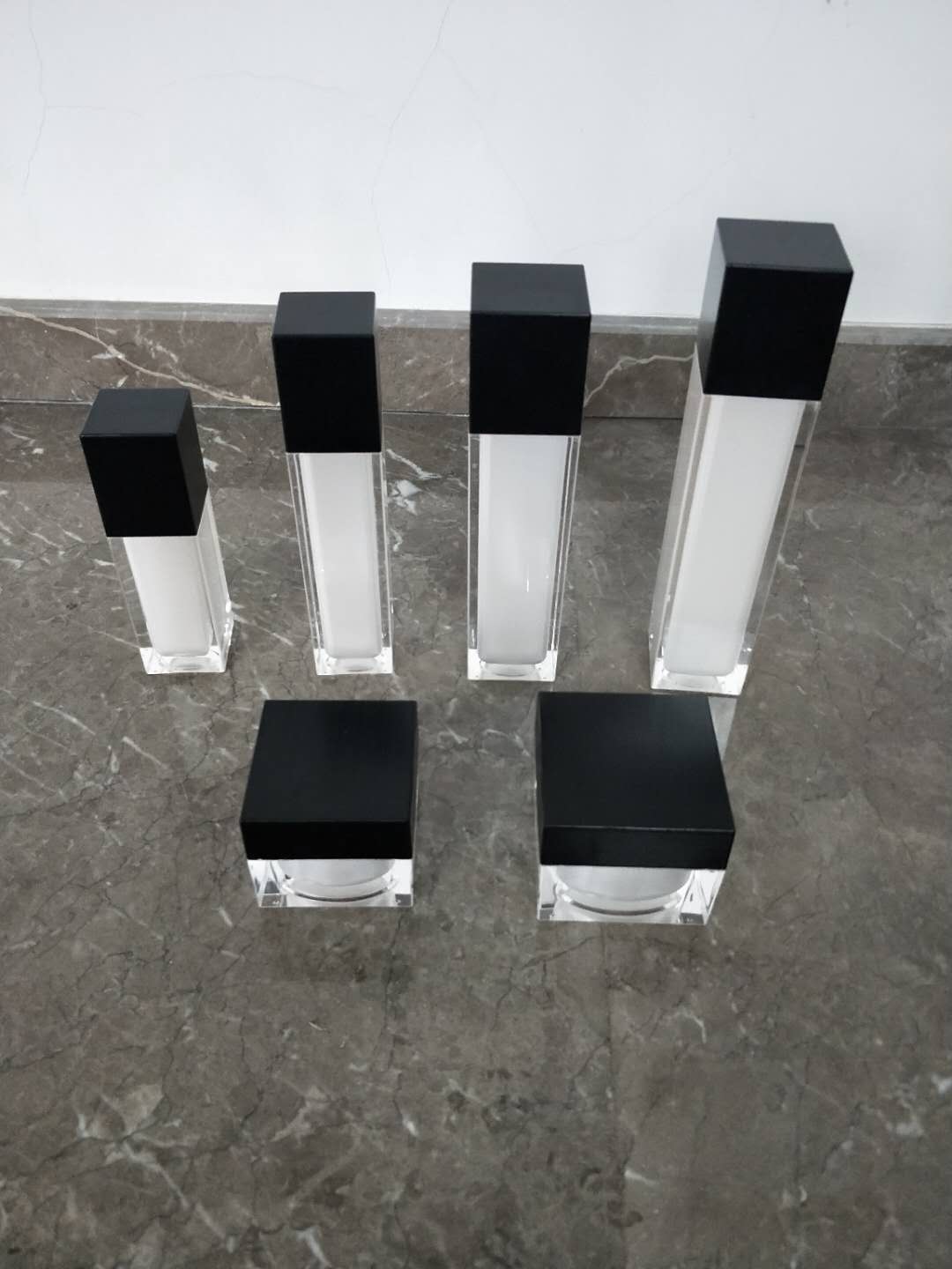 luxury acrylic cosmetic bottle plastic manufacturing cosmetic bottle for lotion