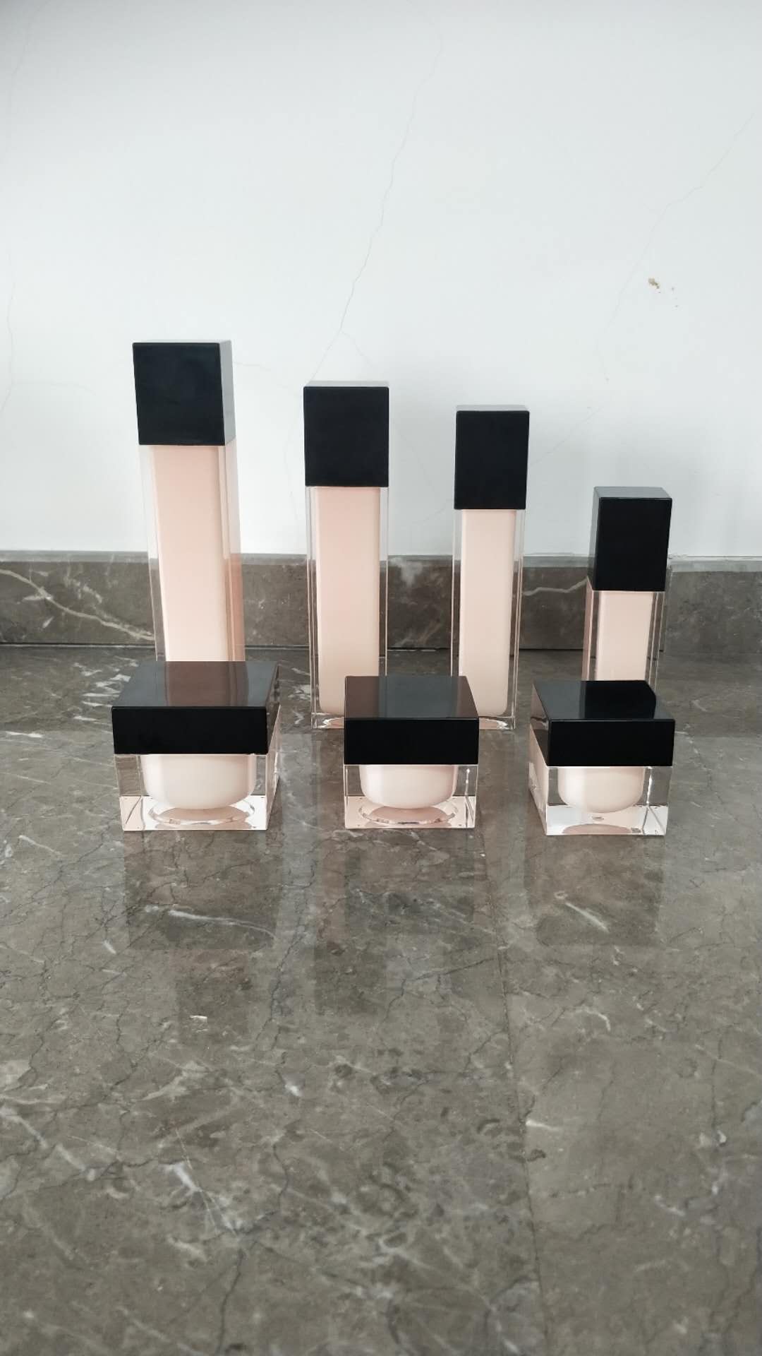 luxury acrylic cosmetic bottle plastic manufacturing cosmetic bottle for lotion