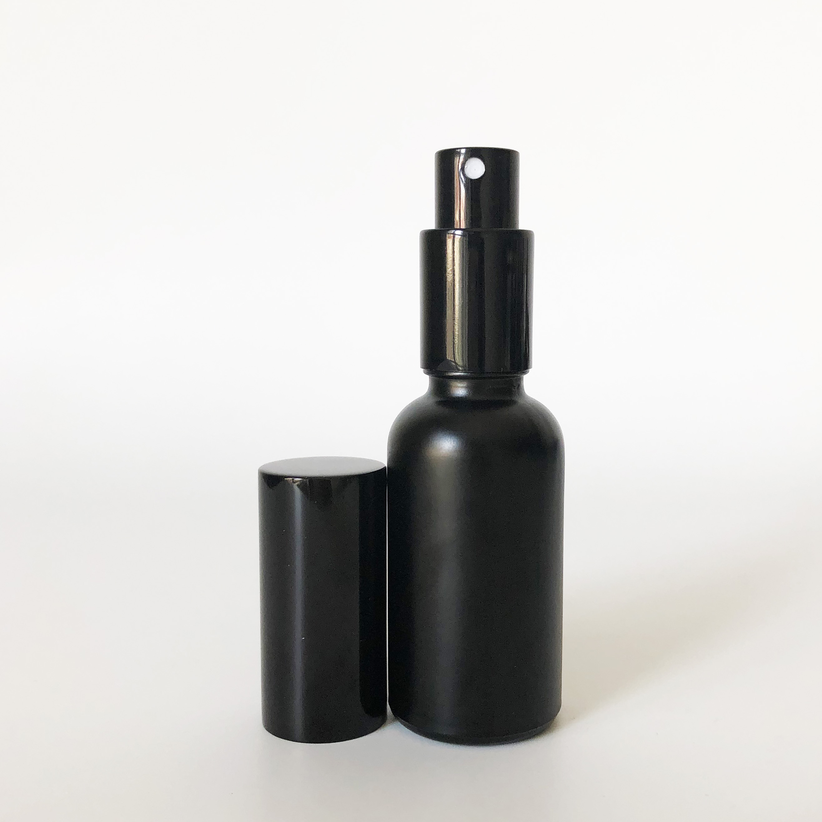 matte black glass essential oil 30ml 50ml spray bottles frosted black glass bottle with aluminum sprayer cap