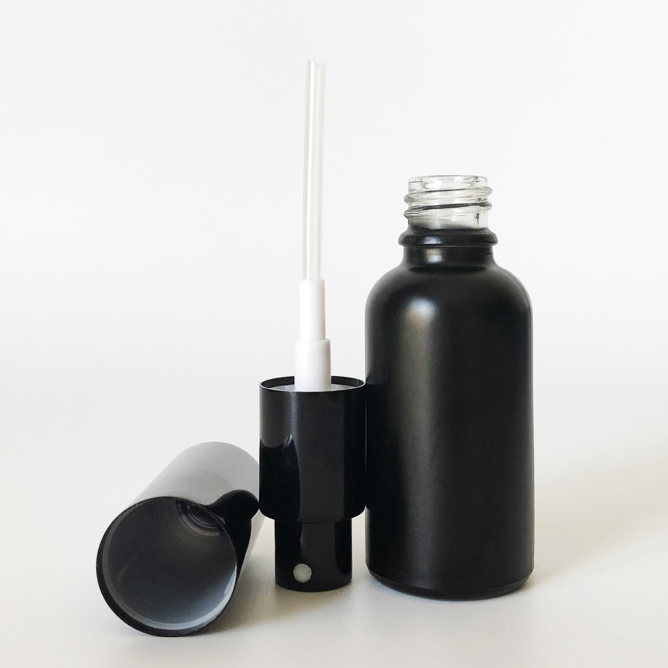 matte black glass essential oil 30ml 50ml spray bottles frosted black glass bottle with aluminum sprayer cap