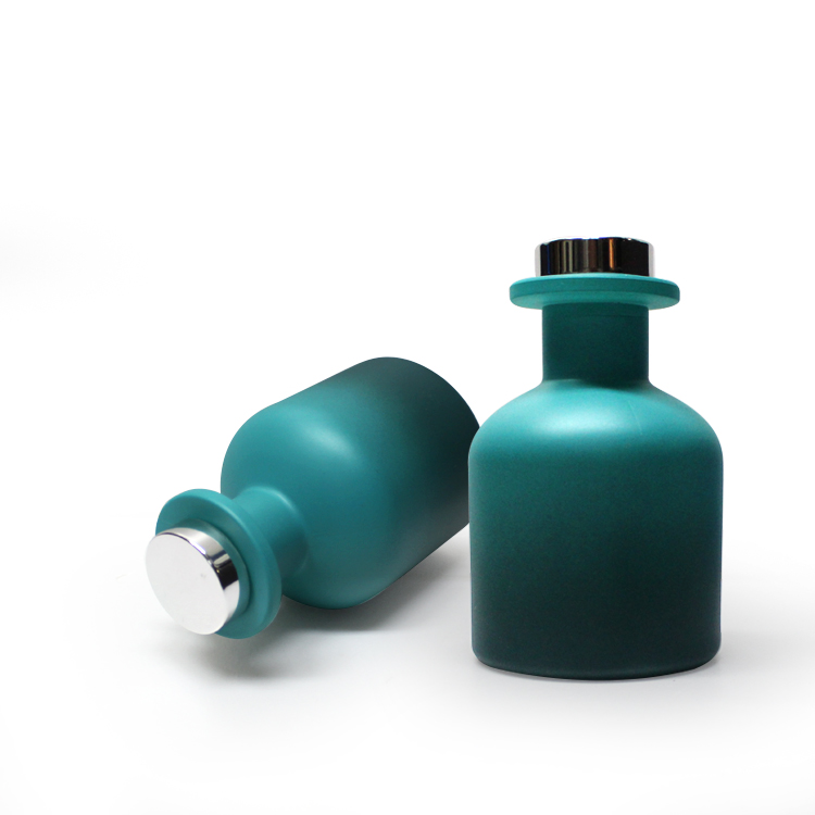 matte blue or pink colored scent glass reed diffuser empty bottle spray with silver/gold screw cap