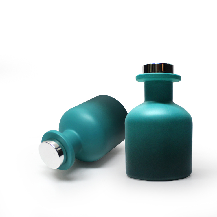 matte blue or pink colored scent glass reed diffuser empty bottle spray with silver/gold screw cap