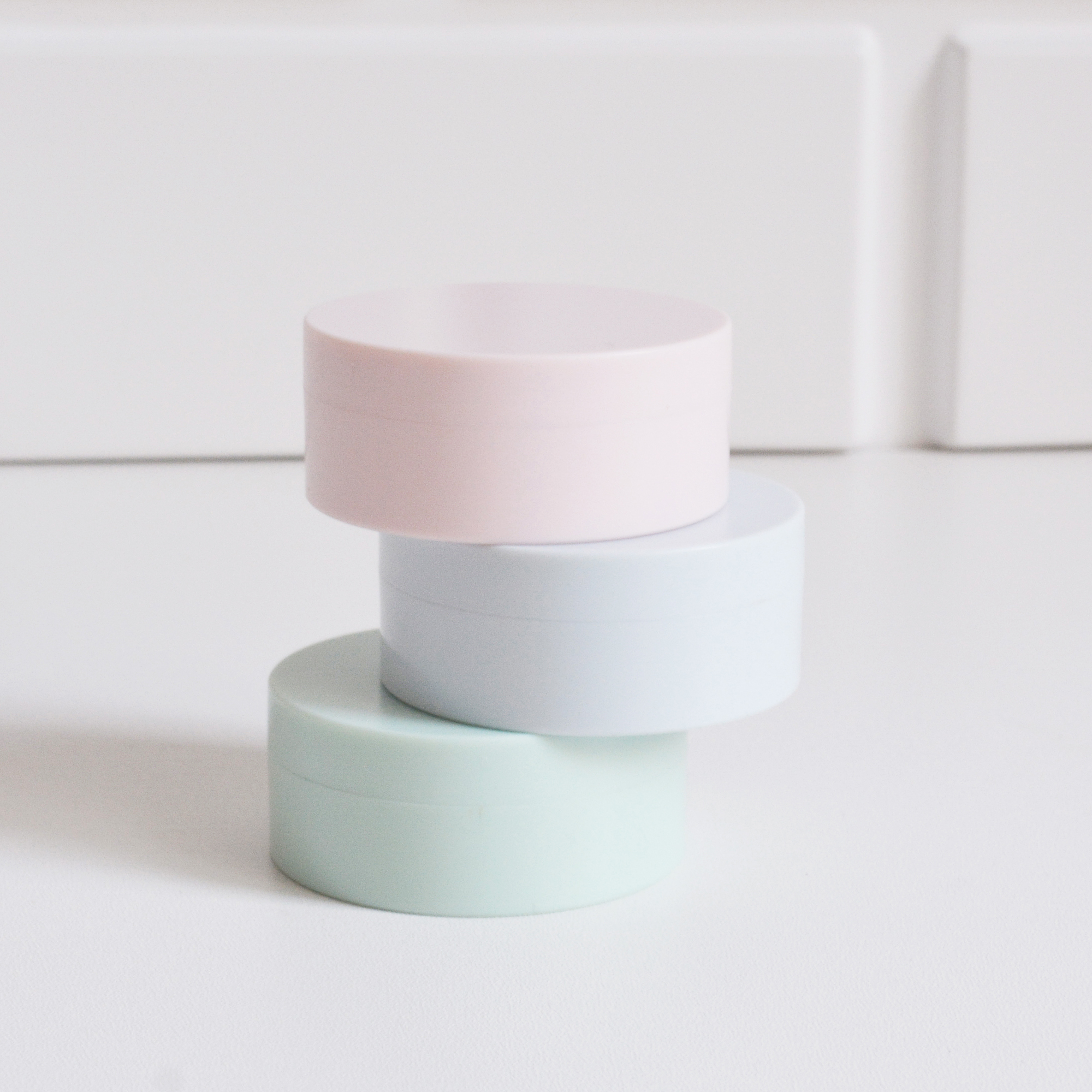 pink blue green mini 5g 5 ml silicon acrylic container Empty plastic round shape compact loose powder case with sifter