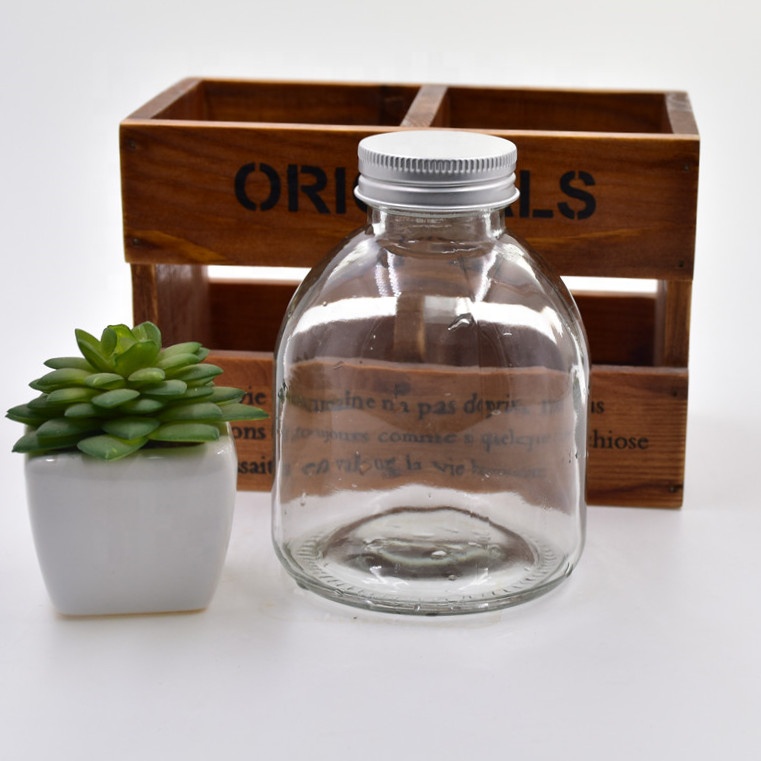 recycled 250ml clear round milk tea glass beverage bottle cold pressed juice drinking wine bottles packing with metal screw lid
