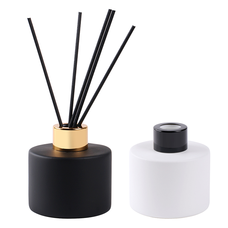 round 100ml black and white color reed diffuser glass bottle