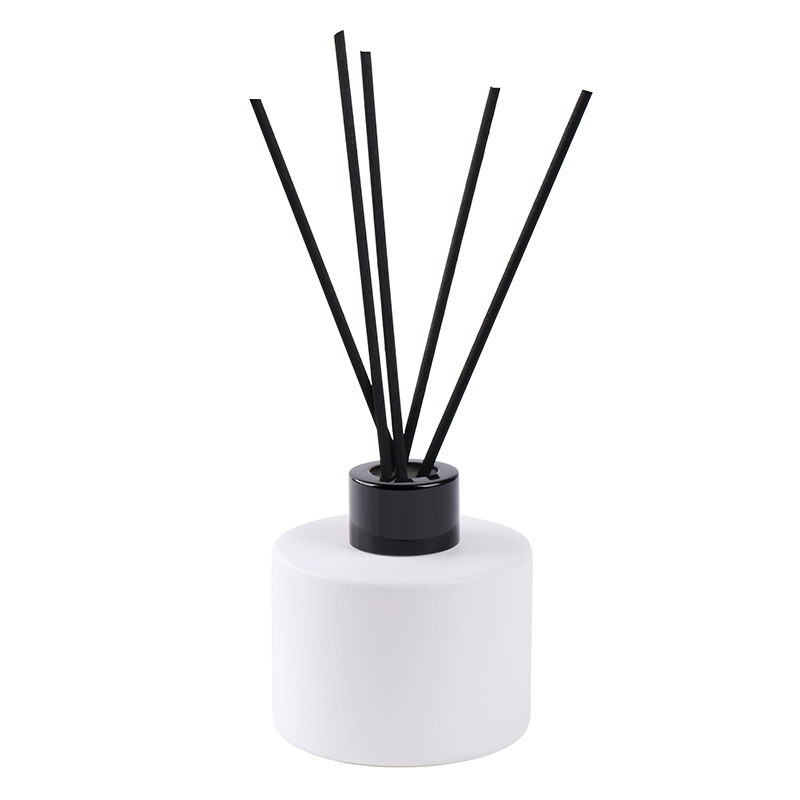 round 100ml black and white color reed diffuser glass bottle