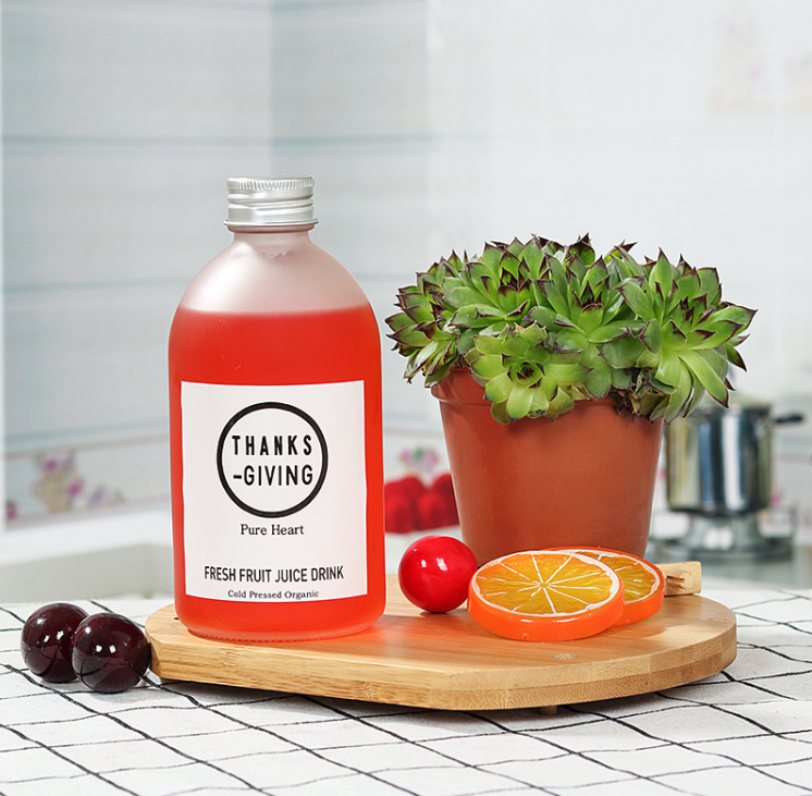 round Boston glass bottle for beverage clear water bottle with metal lid