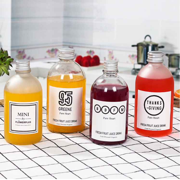 round Boston glass bottle for beverage clear water bottle with metal lid