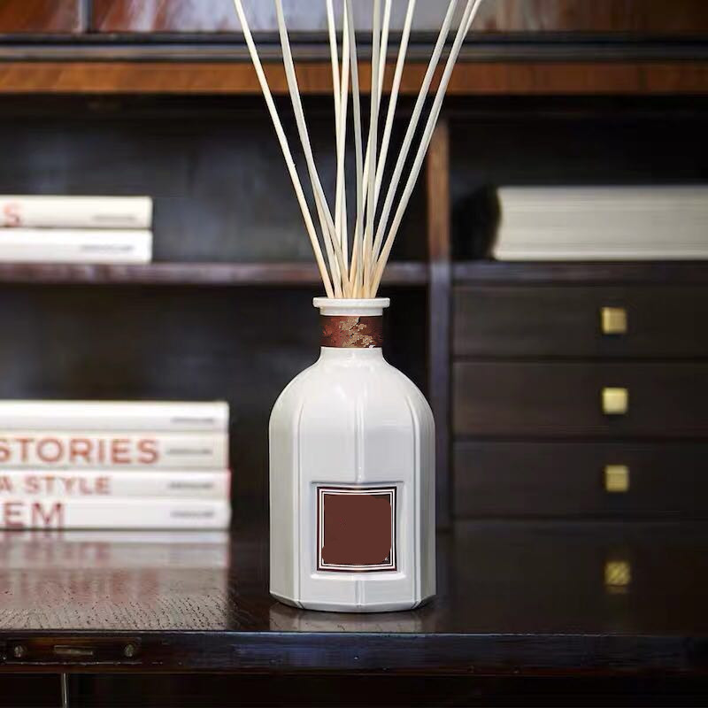 round aromatherapy diffuser glass bottle diffuser essential oil bottle reed diffuser bottles empty