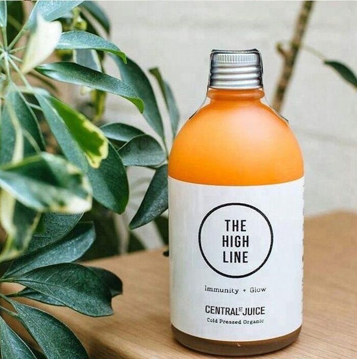 round/flat shappe fruit juice glass drinking bottle