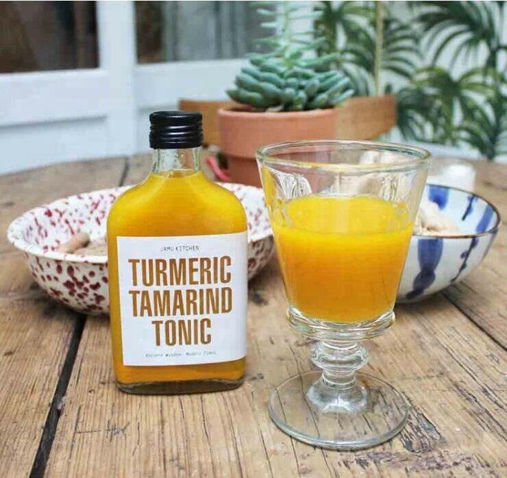 round/flat shappe fruit juice glass drinking bottle