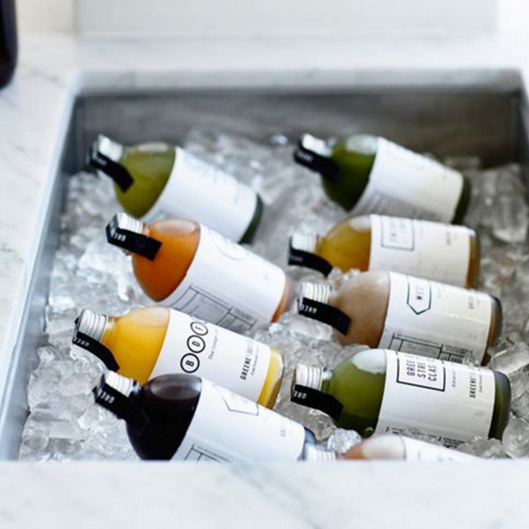 round new design portable water coffee cold juice beverage glass bottle with custom cap BPA free tritan 270ML350ML500ML