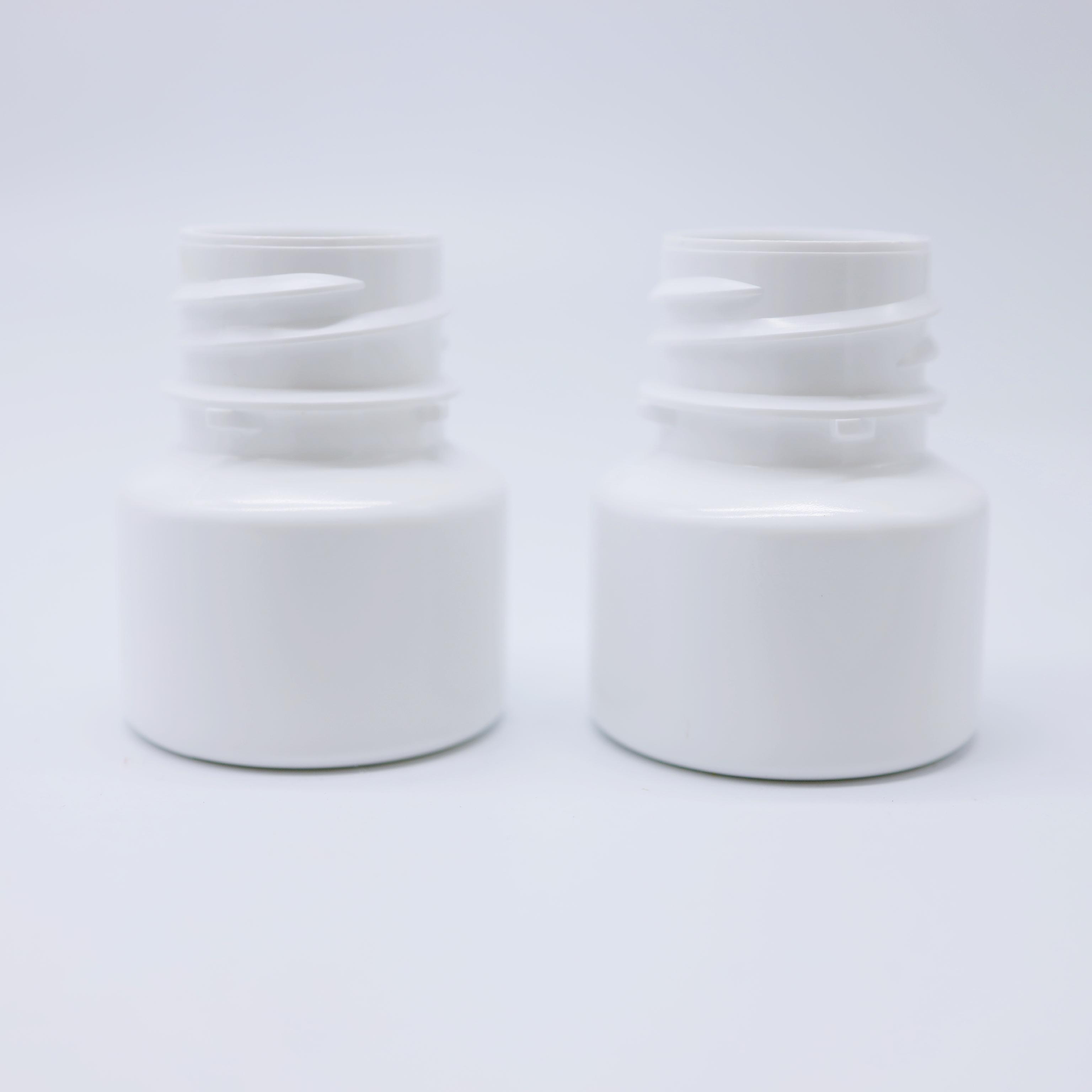 shandong pharma glass 20ml-35ml White HDPE Plastic Bottles with caps for Pill