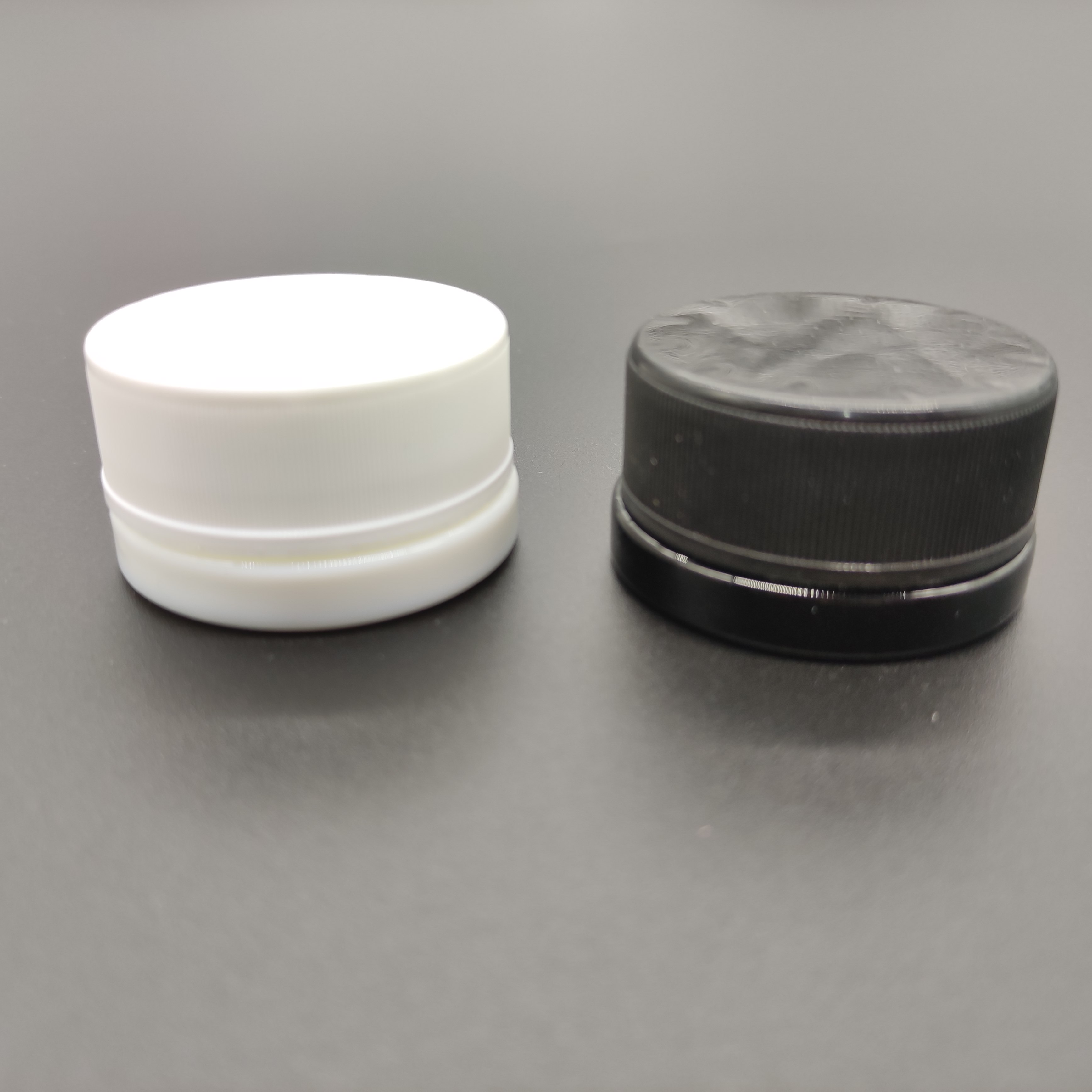 stock 3ml 5ml 7ml 9ml luxury white glass shatter jar custom uv CBD concentrate dab wax jar with screw CR lid herb container