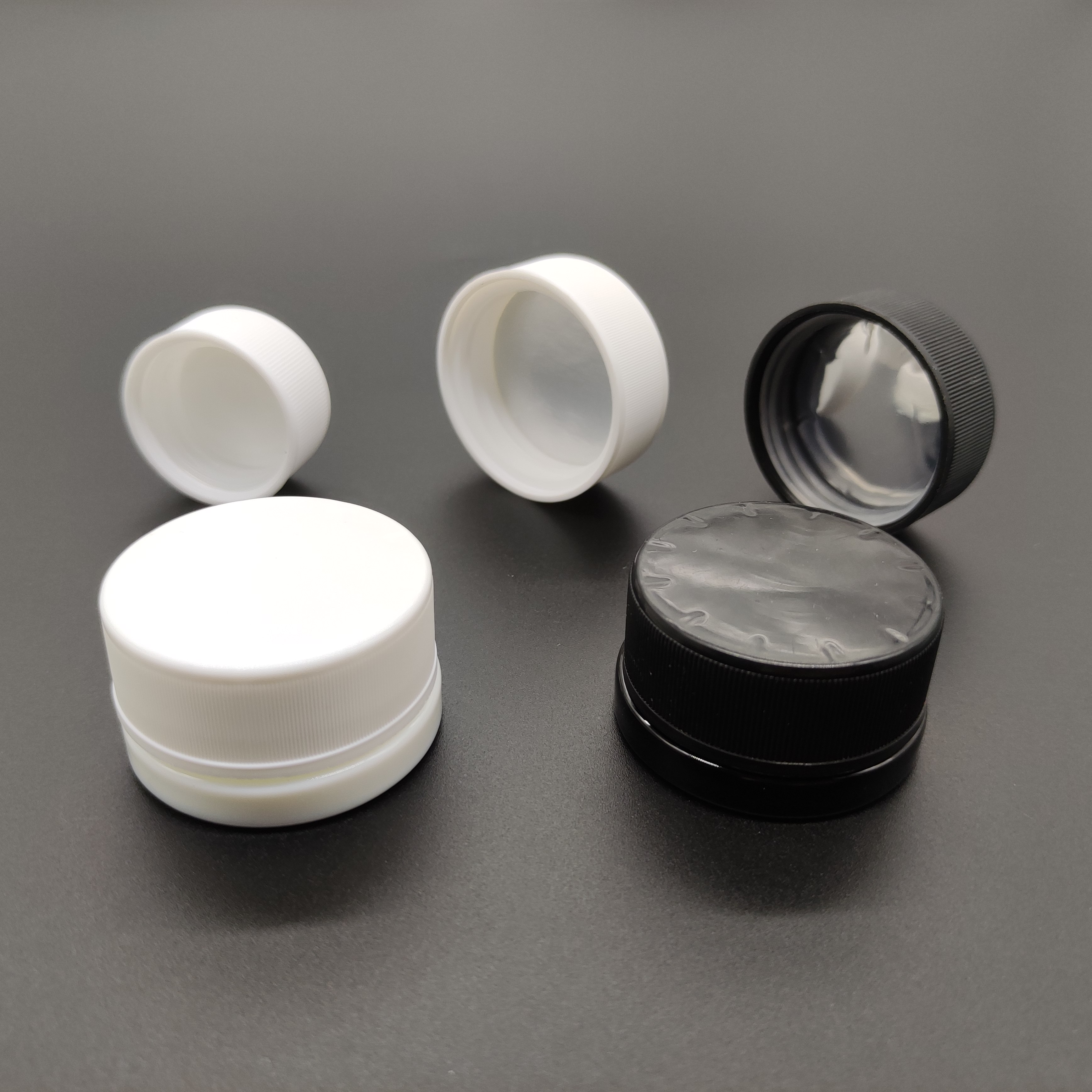 stock 3ml 5ml 7ml 9ml luxury white glass shatter jar custom uv CBD concentrate dab wax jar with screw CR lid herb container