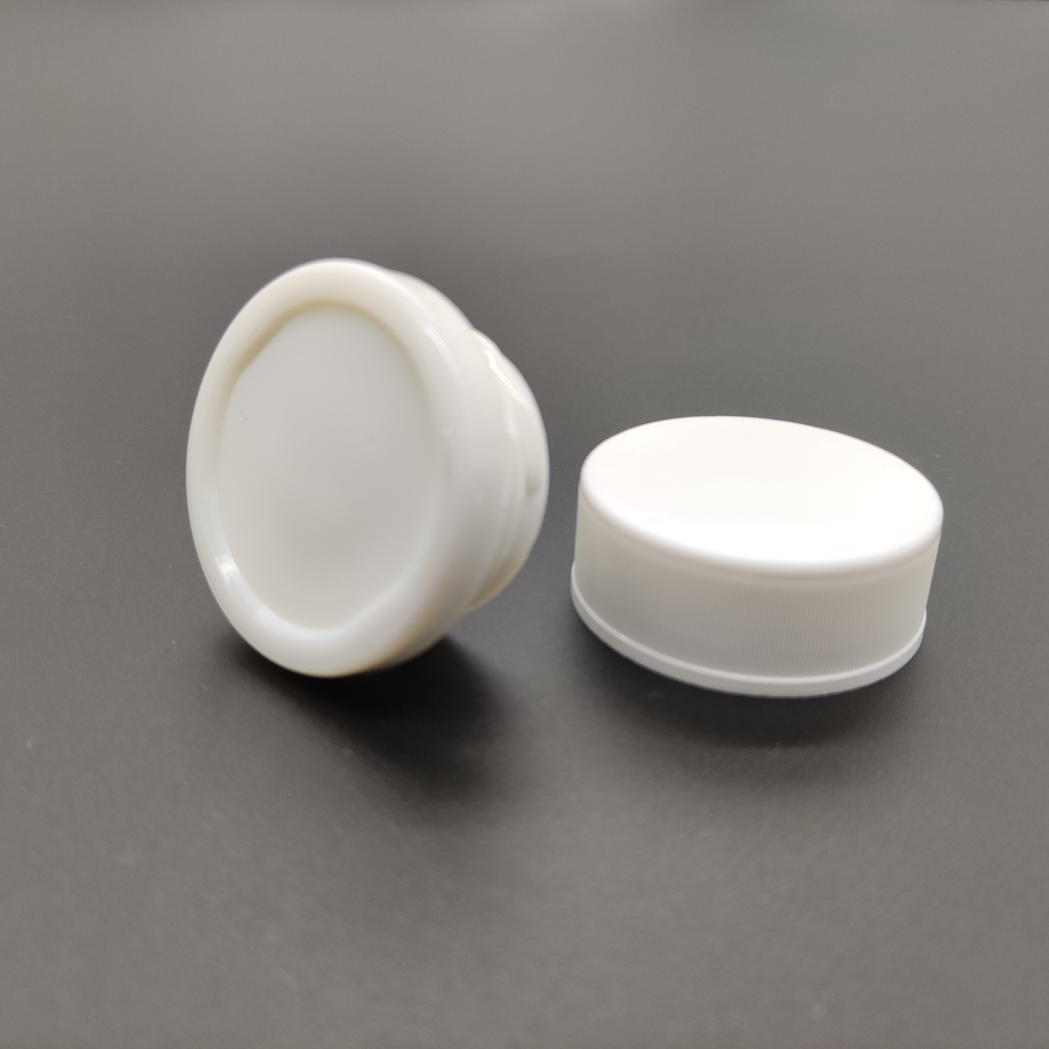 stock 3ml 5ml 7ml 9ml luxury white glass shatter jar custom uv CBD concentrate dab wax jar with screw CR lid herb container