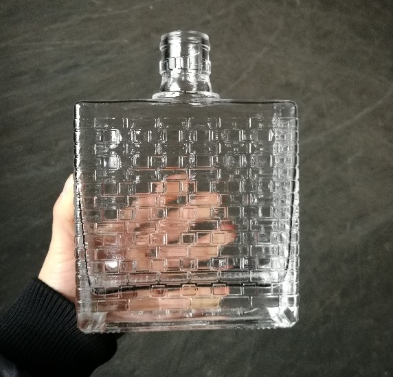 unique design light blue color vodka 700ml glass bottle with stopper