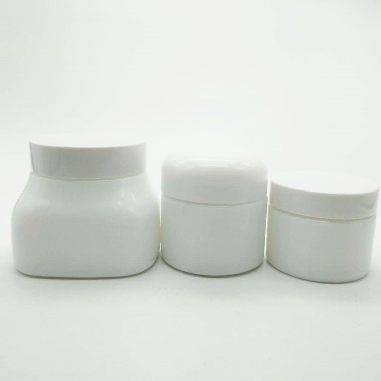 white ceramic glass cosmetic cream jar with round plastic cap