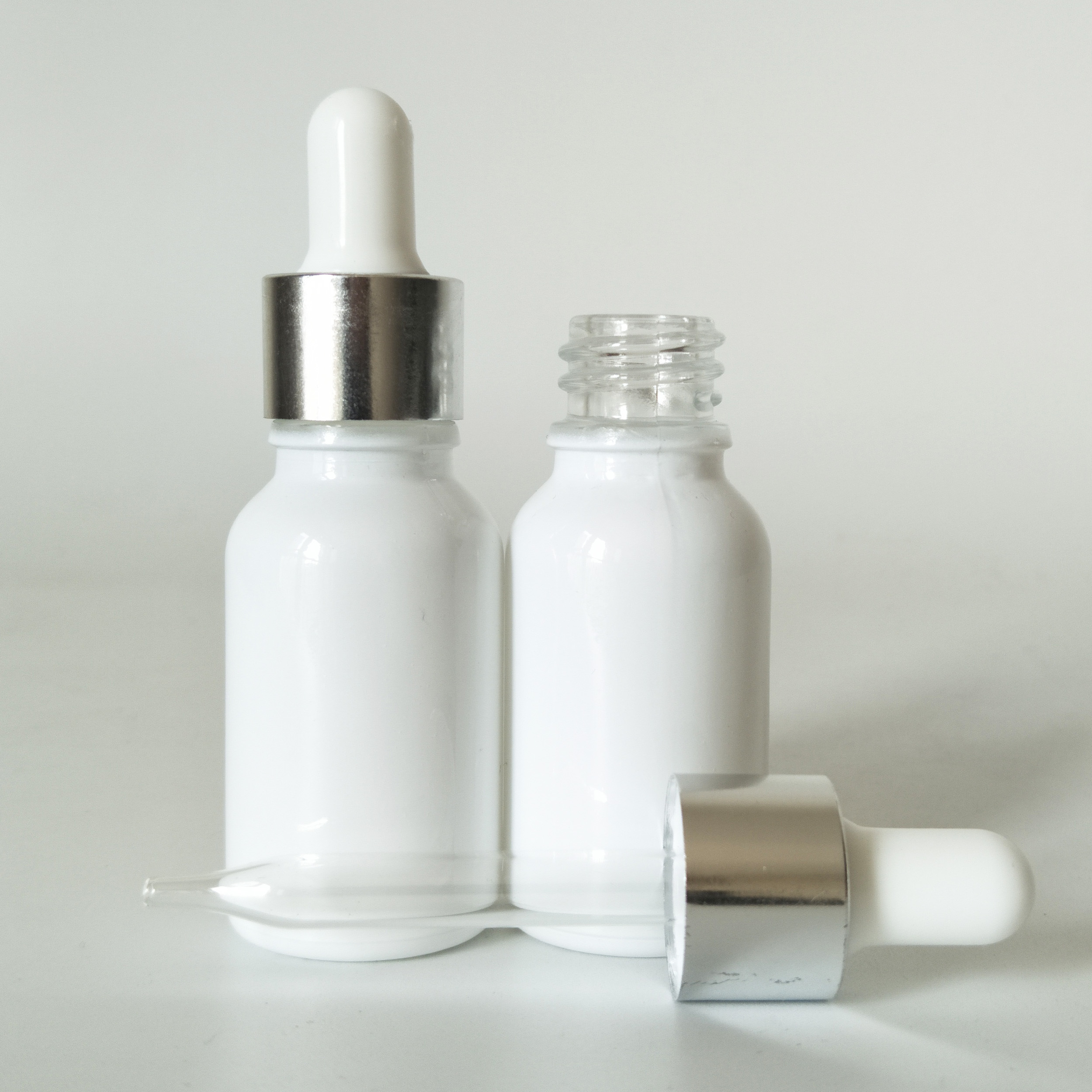 wholesale 15ml shiny white empty dropper glass bottle 30ml essential oil glass bottles