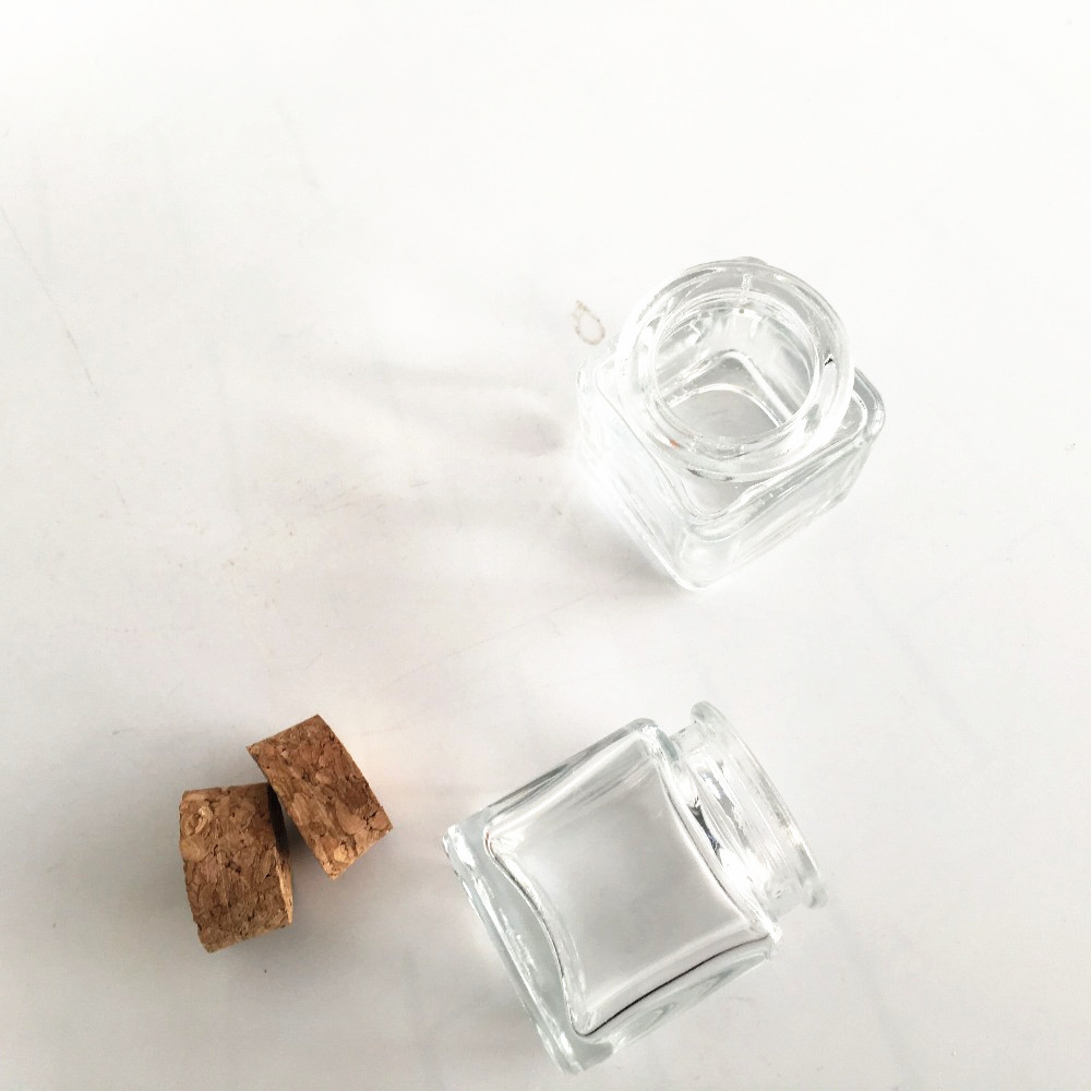 wholesale 1oz 3oz sea salt packaging 30ml 90ml candy bottle 3g 5g empty saffron powder clear square glass jar with cork stopper