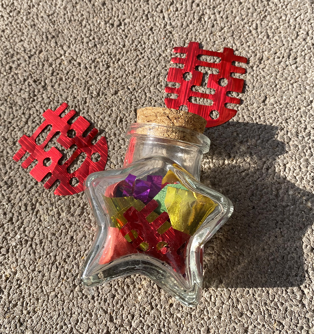 wholesale 50ml 150ml 300ml unique glass candy jars with lids lucky star wishing glass bottles with cork for wedding gift