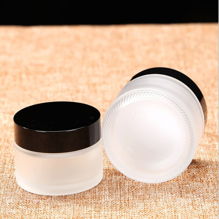 wholesale Cosmetic Packaging 50G frosted glass cream jar with black lid cream jar