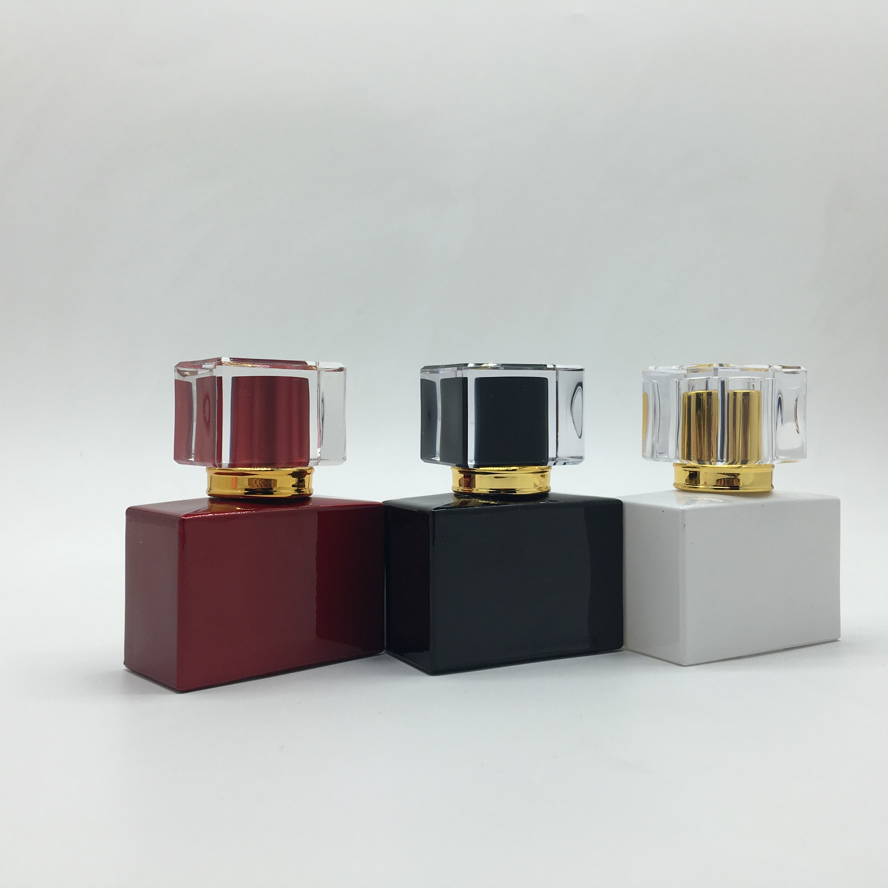 wholesale High end 30ml rectangle shaped black glass perfume bottle