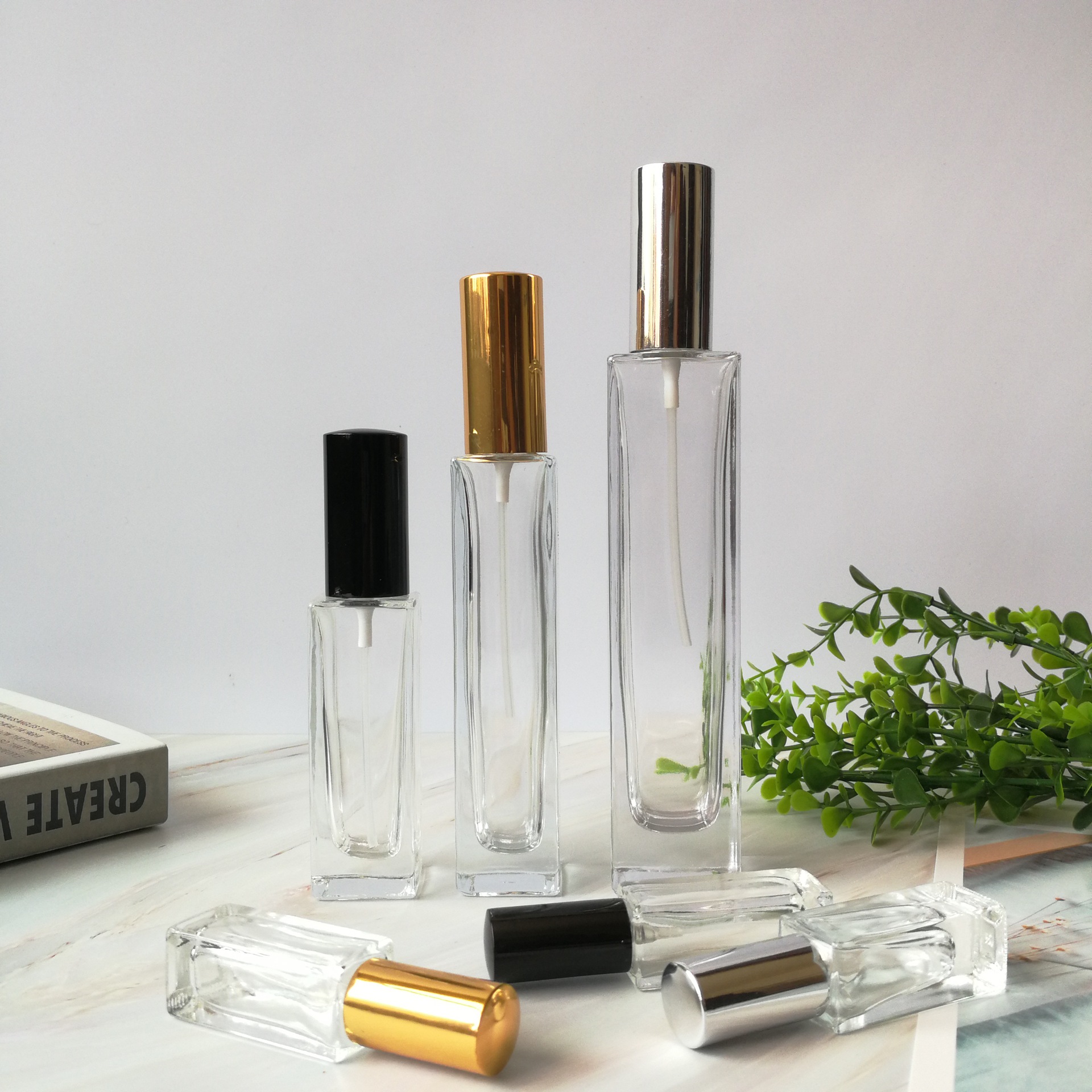 wholesale Luxury Crystal 5ml10ml 30ml 50ml 100ml Clear Tall square glass perfume bottle with gold silver black pump caps