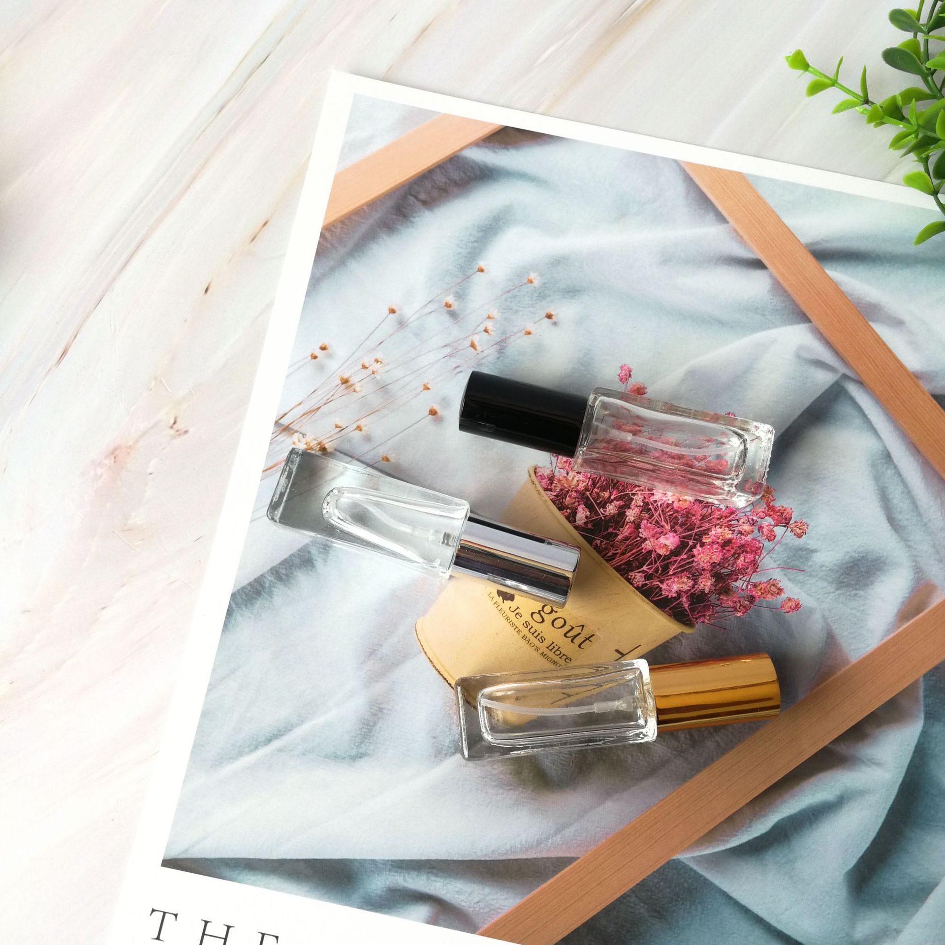 wholesale Luxury Crystal 5ml10ml 30ml 50ml 100ml Clear Tall square glass perfume bottle with gold silver black pump caps