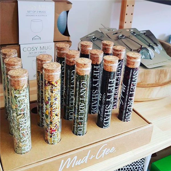 wholesale and custom made different size tea packaging glass test tube bottle with cork lid