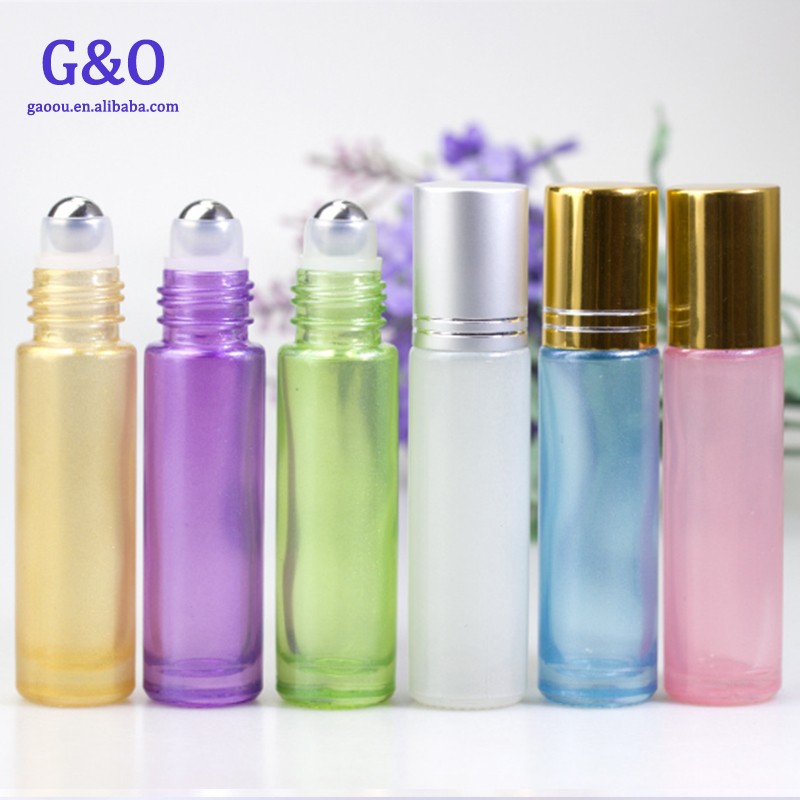 wholesale in China 10ml glass essential oil bottles roller ball bottles roll on amber clear 10 ml empty roll on glass bottle